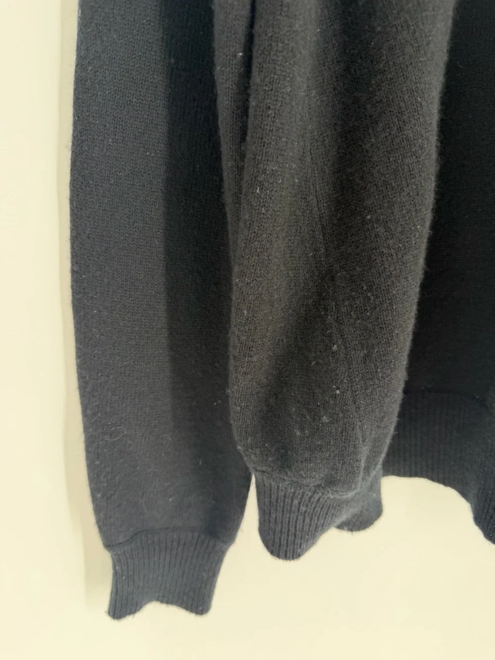 Burberry Prorsum Cashmere Blend Pleated Back Long Sleeve Crewneck Black Sweater